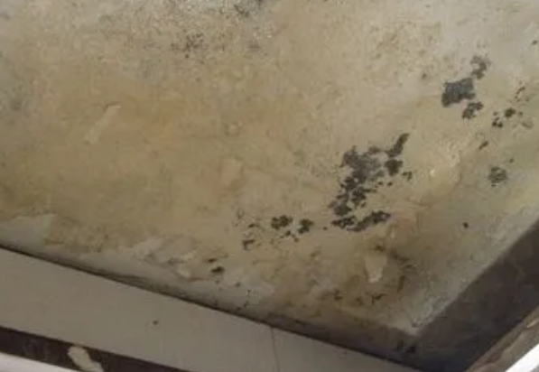 罗平阳台漏水维修公司分享下罗平卫生间渗水维修需要注意哪些问题。